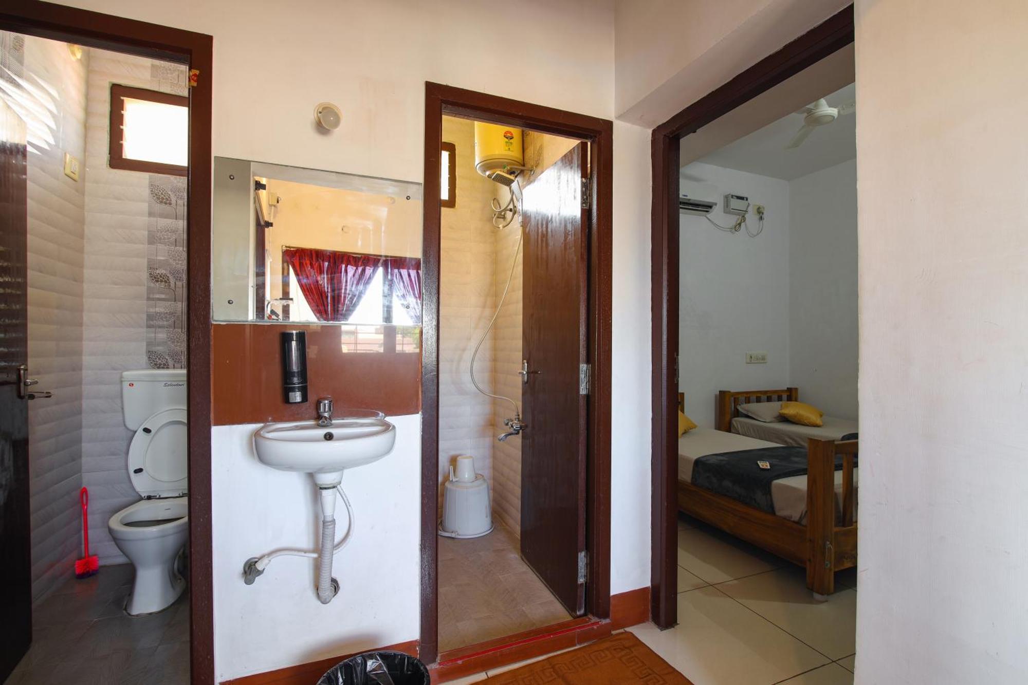 Manora Residency Hotel ปอนดิเชอรี ภายนอก รูปภาพ