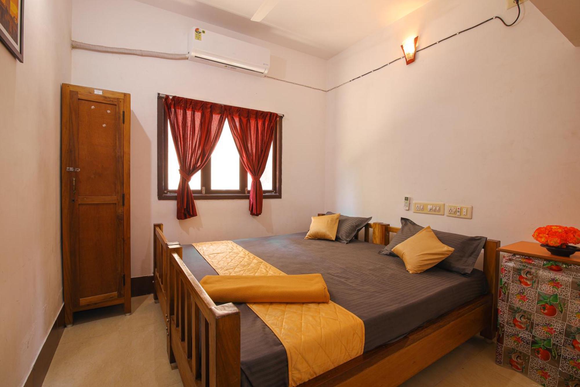 Manora Residency Hotel ปอนดิเชอรี ภายนอก รูปภาพ