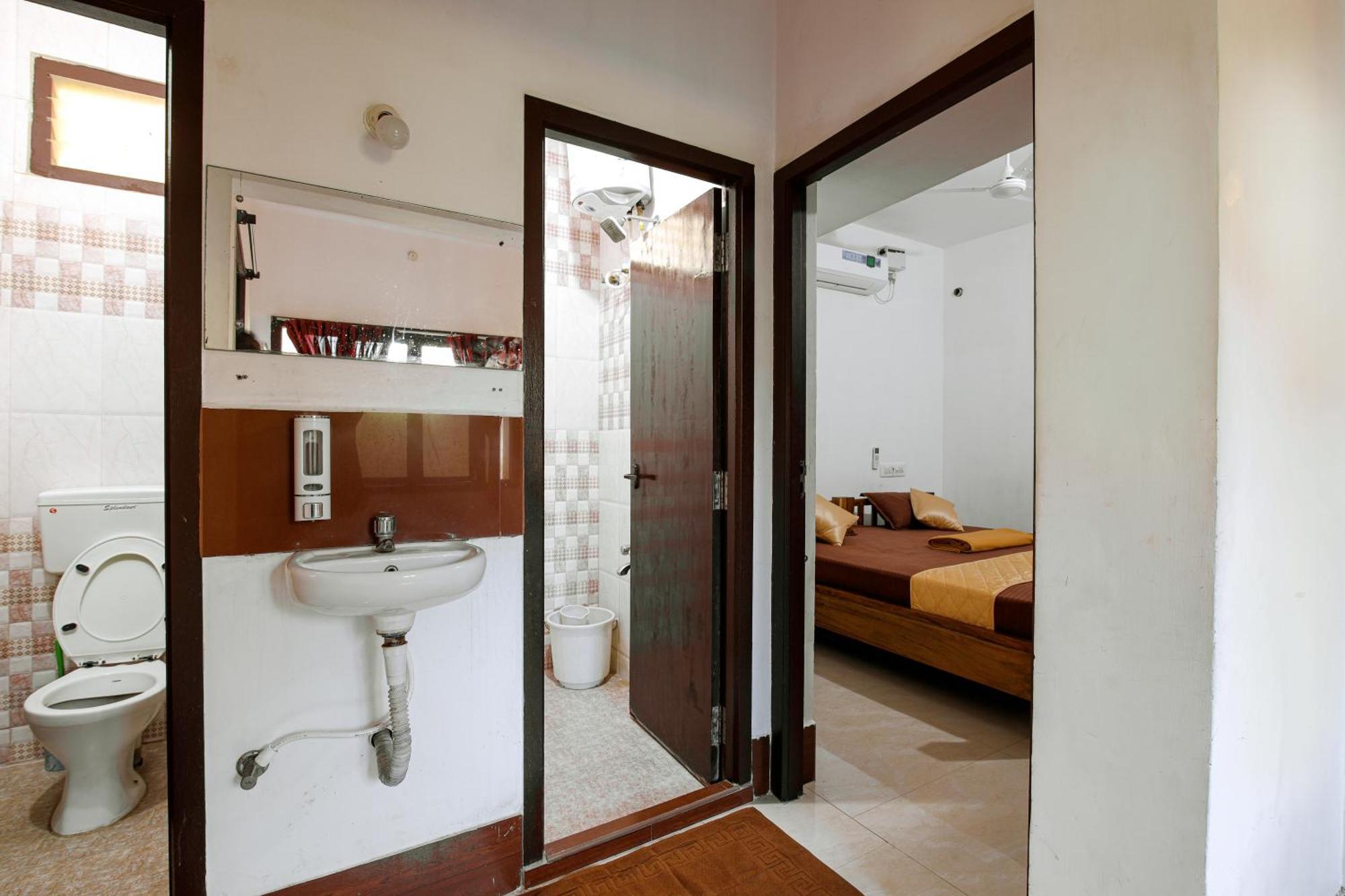 Manora Residency Hotel ปอนดิเชอรี ภายนอก รูปภาพ