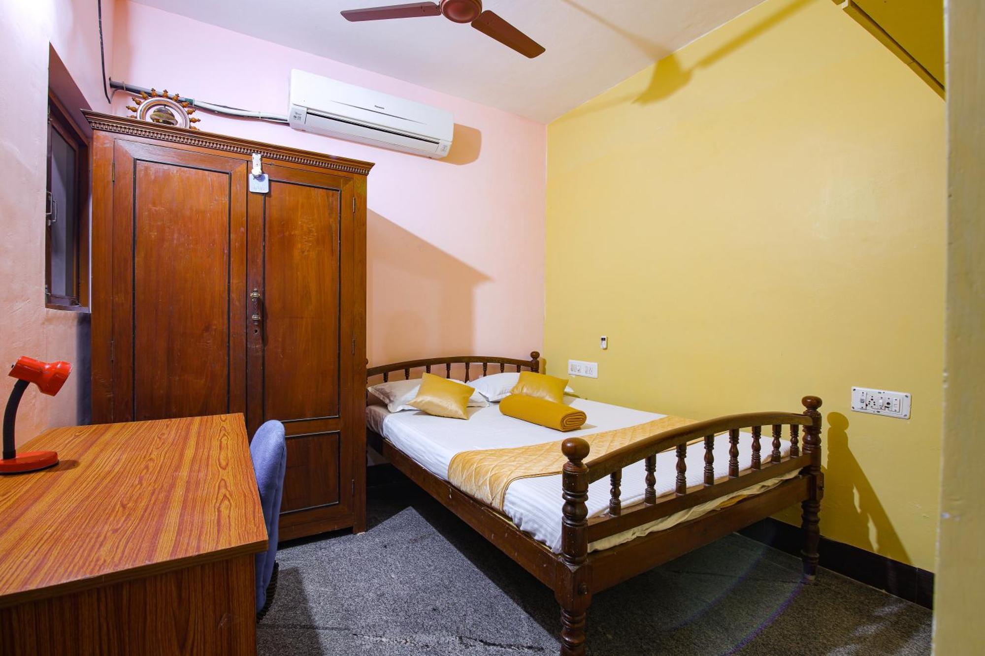 Manora Residency Hotel ปอนดิเชอรี ภายนอก รูปภาพ