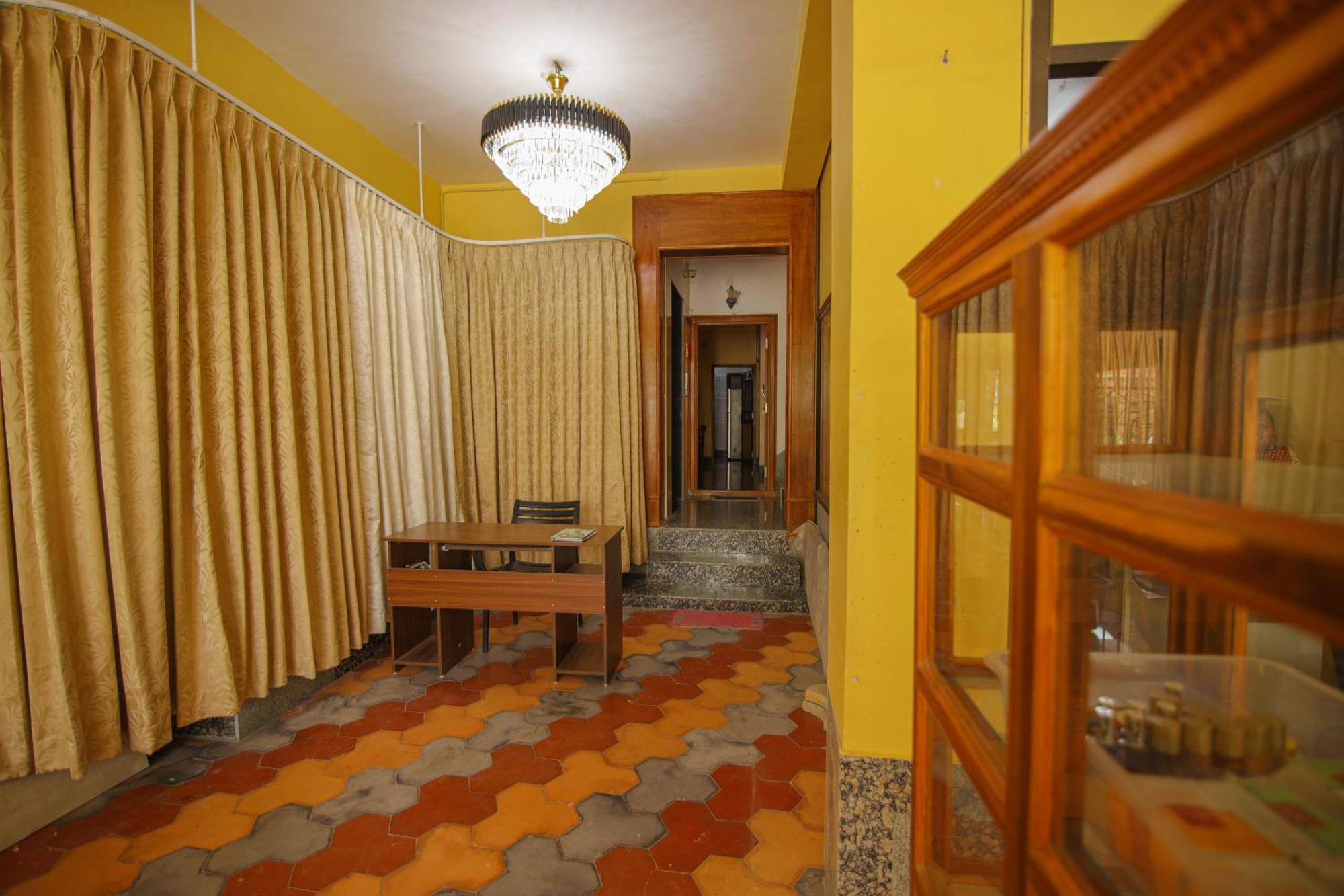 Manora Residency Hotel ปอนดิเชอรี ภายนอก รูปภาพ