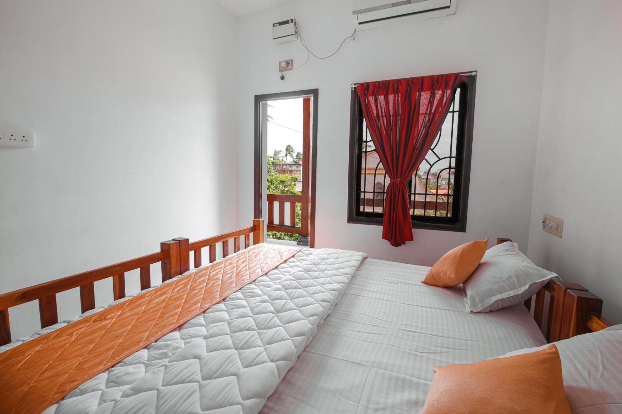 Manora Residency Hotel ปอนดิเชอรี ภายนอก รูปภาพ